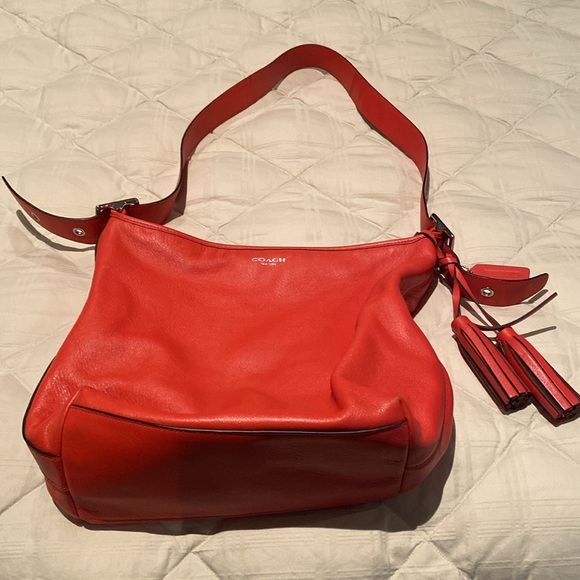 Coach hand bag genuine leather with chrome hardware. - Picture 4 of 6